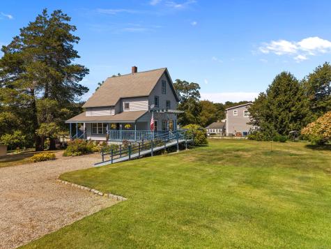 7 Nichols Lane Waterford CT 06385