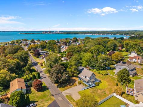 7 Nichols Lane Waterford CT 06385