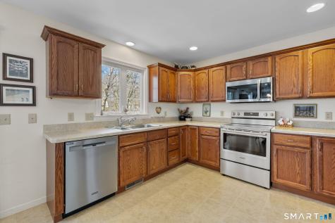 8 North Ridge East Hampton CT 06424