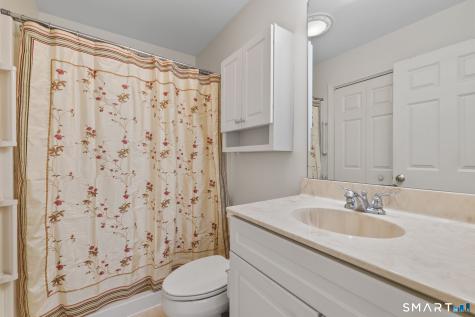 8 North Ridge East Hampton CT 06424
