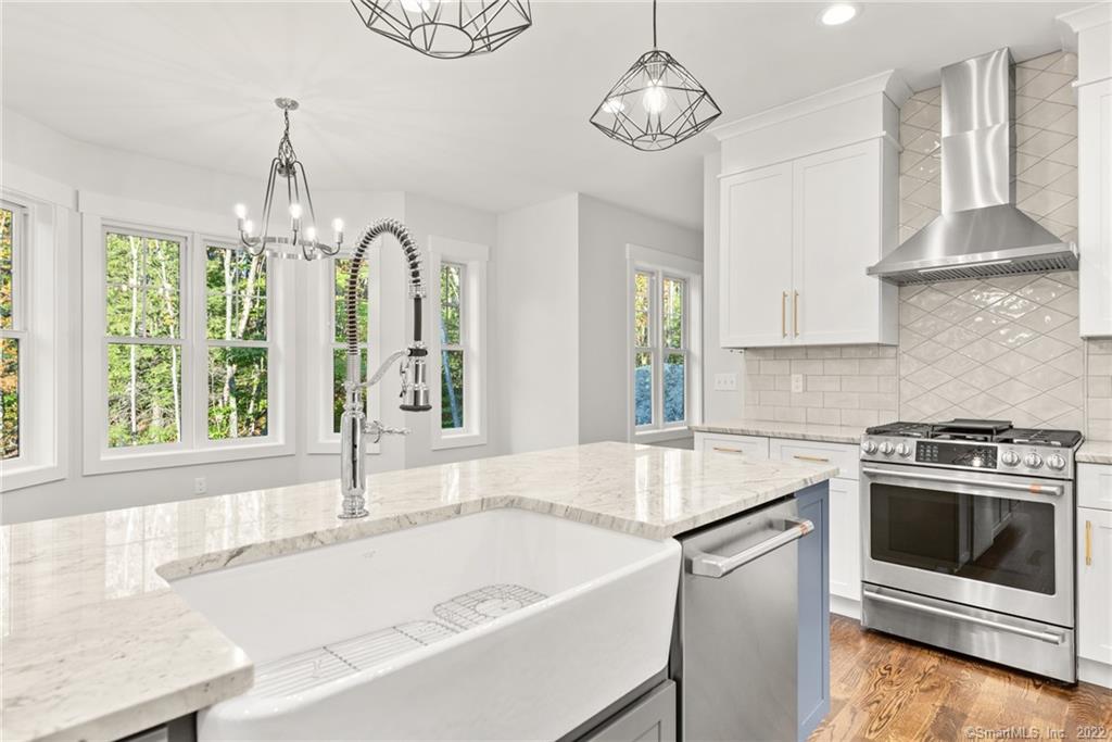 114 Daniel Trace Burlington CT 06013