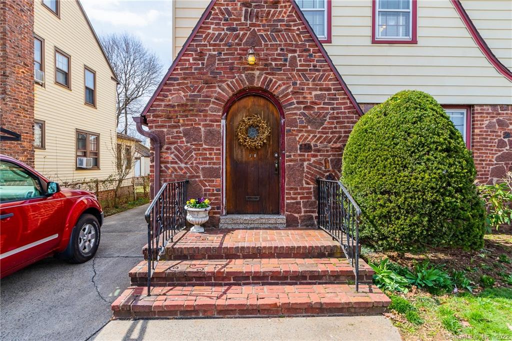 10 Dante Place Hamden CT 06514