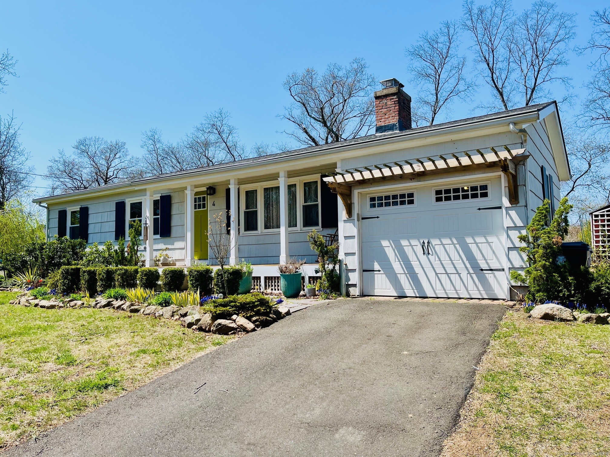 4 Oakdale Road Branford CT 06405