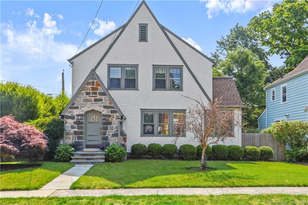 109 Woodmere Road Stamford CT 06905