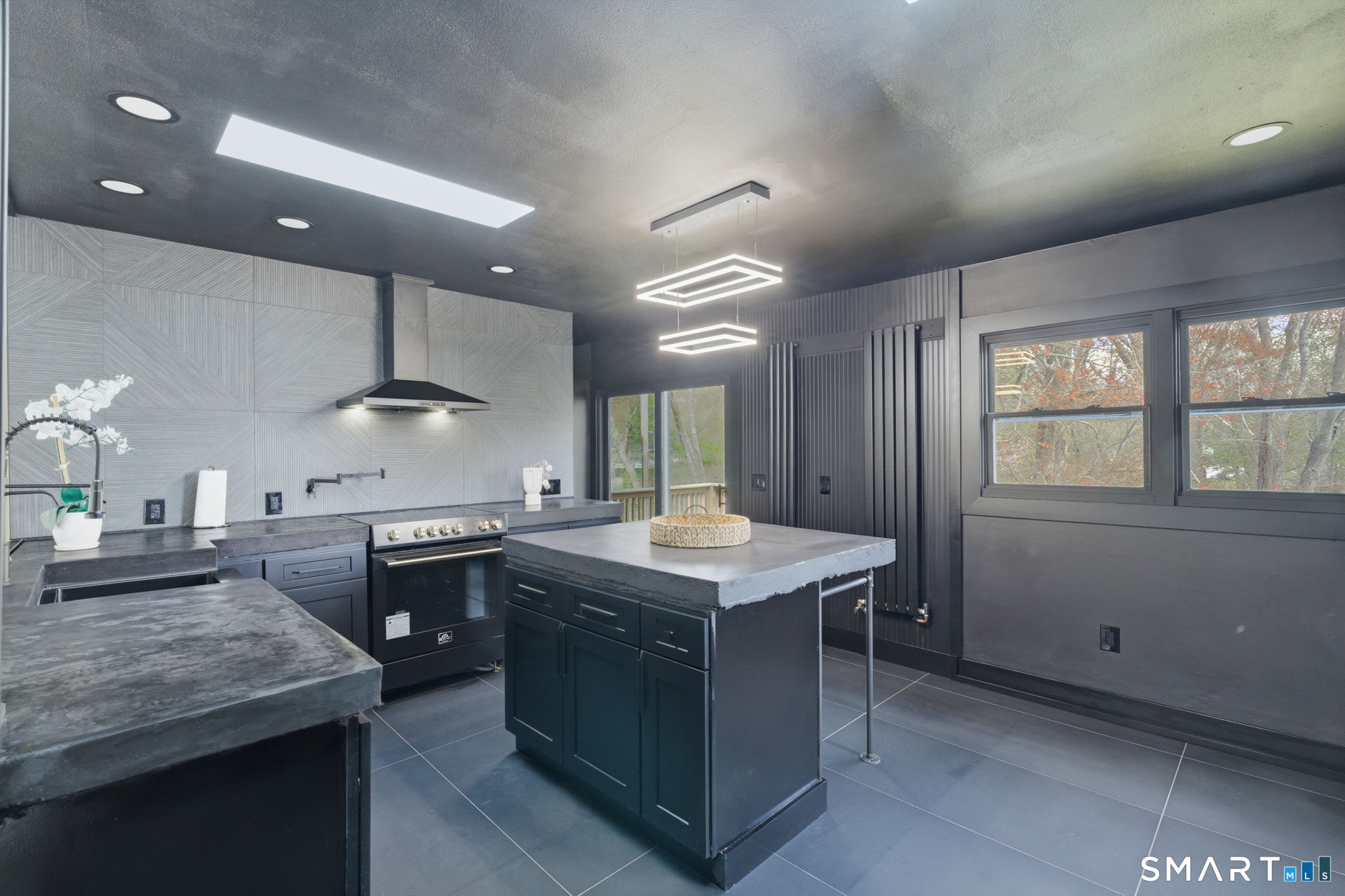 16 Beverly Road East Lyme CT 06357