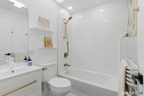 16 Beverly Road East Lyme CT 06357