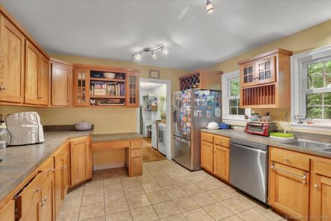 30 Lake Road Columbia CT 06237