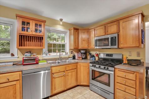 30 Lake Road Columbia CT 06237