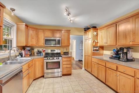 30 Lake Road Columbia CT 06237