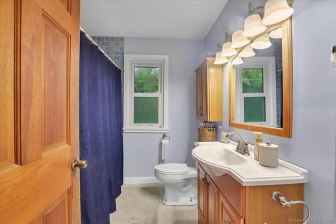 30 Lake Road Columbia CT 06237