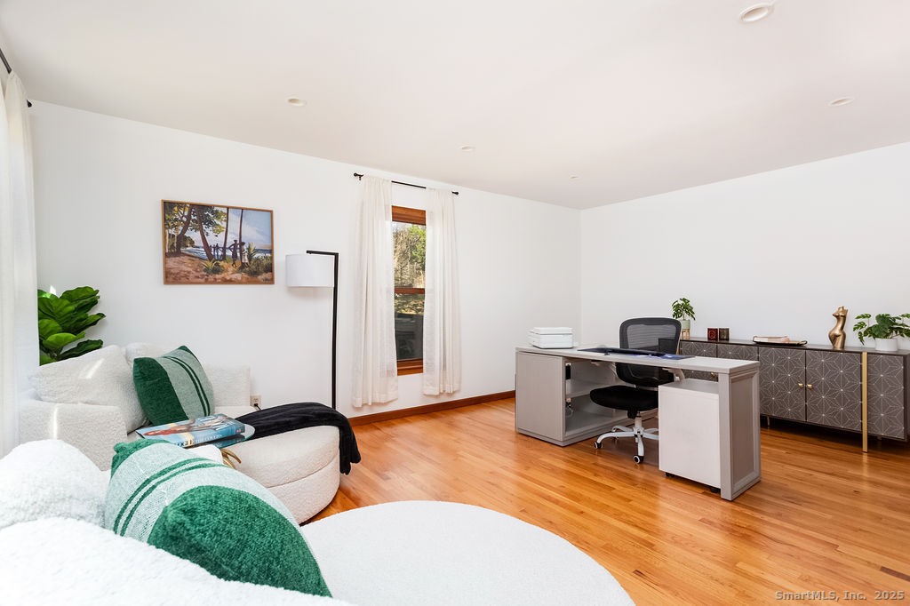 8 Phoebee Lane Brookfield CT 06804