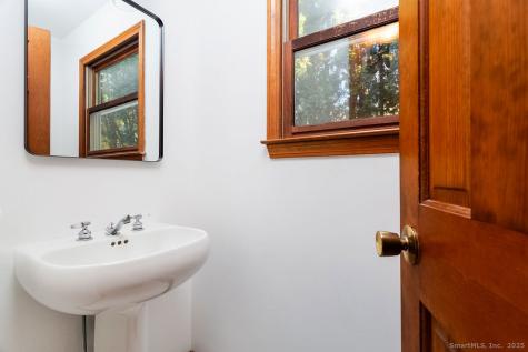 8 Phoebee Lane Brookfield CT 06804