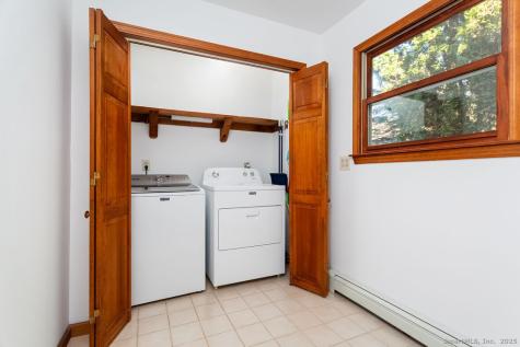 8 Phoebee Lane Brookfield CT 06804