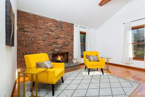 8 Phoebee Lane Brookfield CT 06804