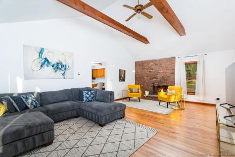 8 Phoebee Lane Brookfield CT 06804