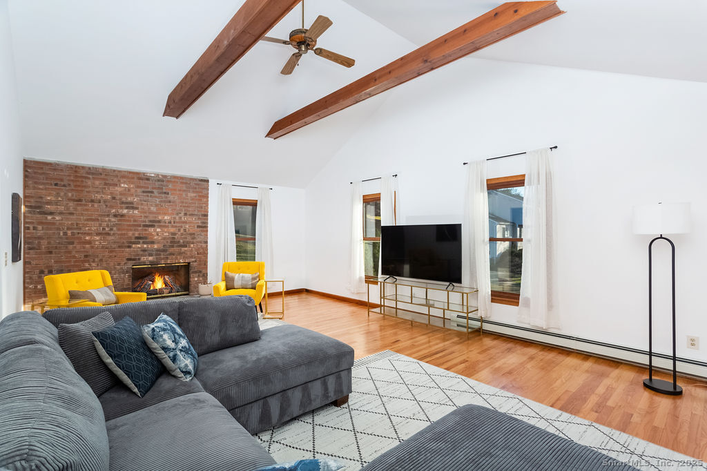 8 Phoebee Lane Brookfield CT 06804