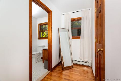 8 Phoebee Lane Brookfield CT 06804