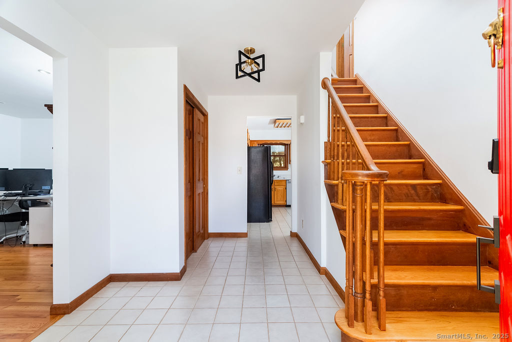 8 Phoebee Lane Brookfield CT 06804