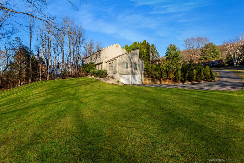 8 Phoebee Lane Brookfield CT 06804