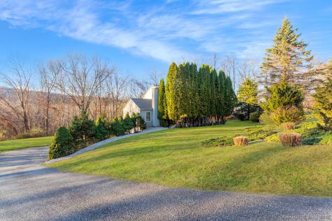 8 Phoebee Lane Brookfield CT 06804