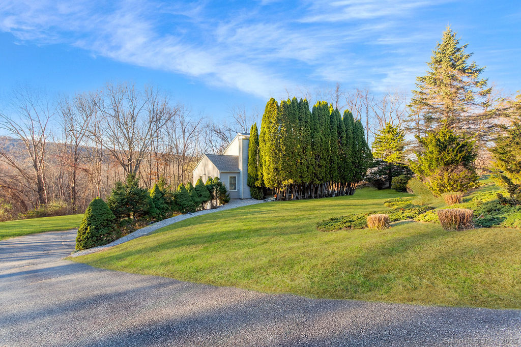8 Phoebee Lane Brookfield CT 06804