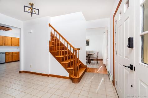 8 Phoebee Lane Brookfield CT 06804