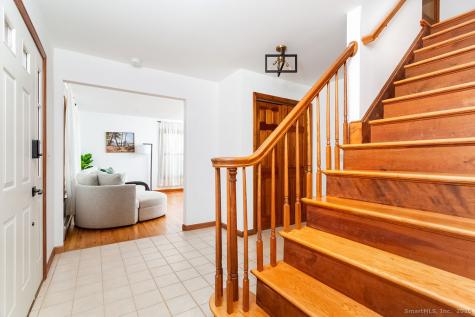 8 Phoebee Lane Brookfield CT 06804