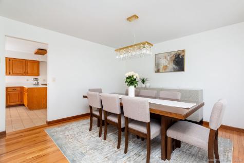 8 Phoebee Lane Brookfield CT 06804