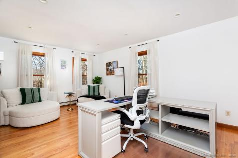 8 Phoebee Lane Brookfield CT 06804