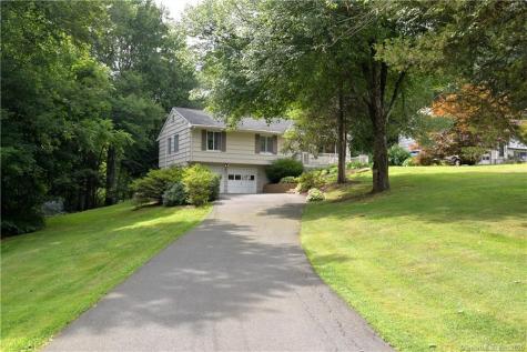 5 Appleblossom Lane Newtown CT 06470