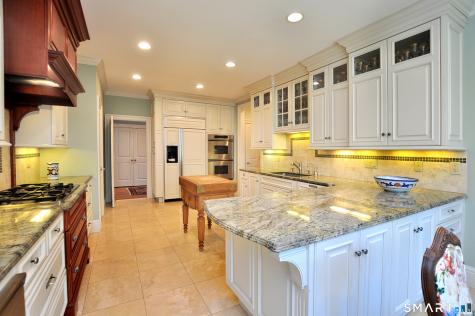 2 Schuyler Lane Bloomfield CT 06002