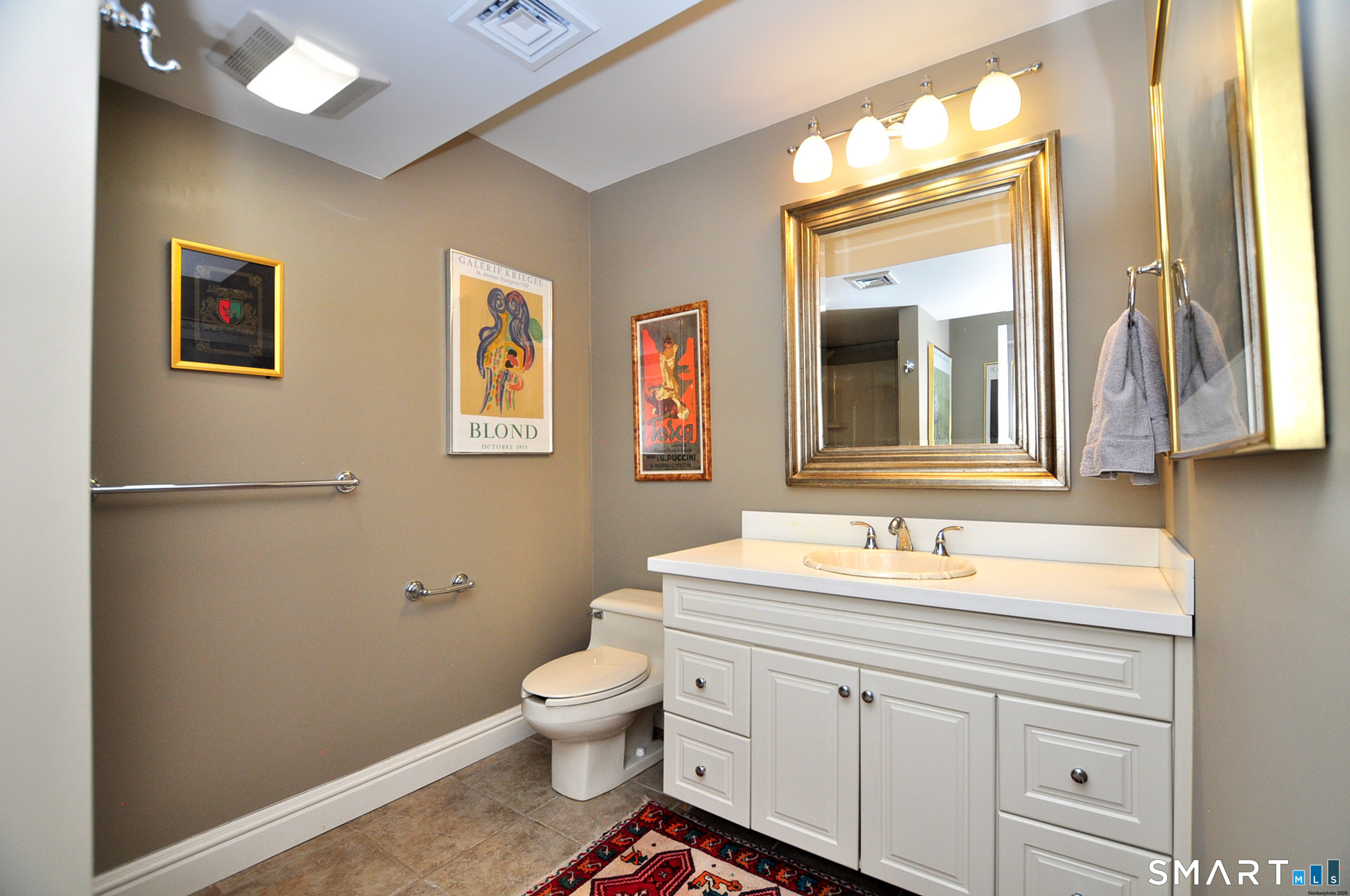 2 Schuyler Lane Bloomfield CT 06002