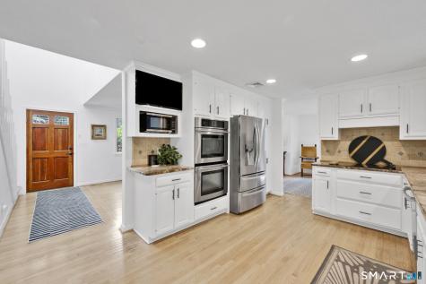 7 Echo Lane Simsbury CT 06070