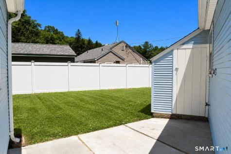 202 Crescent Drive East Hartford CT 06118