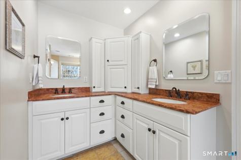 17 Bittersweet Way Stonington CT 06378