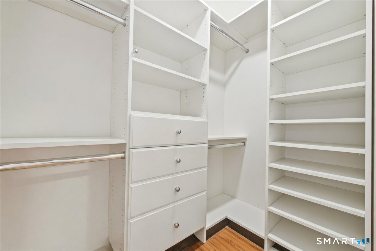 17 Bittersweet Way Stonington CT 06378