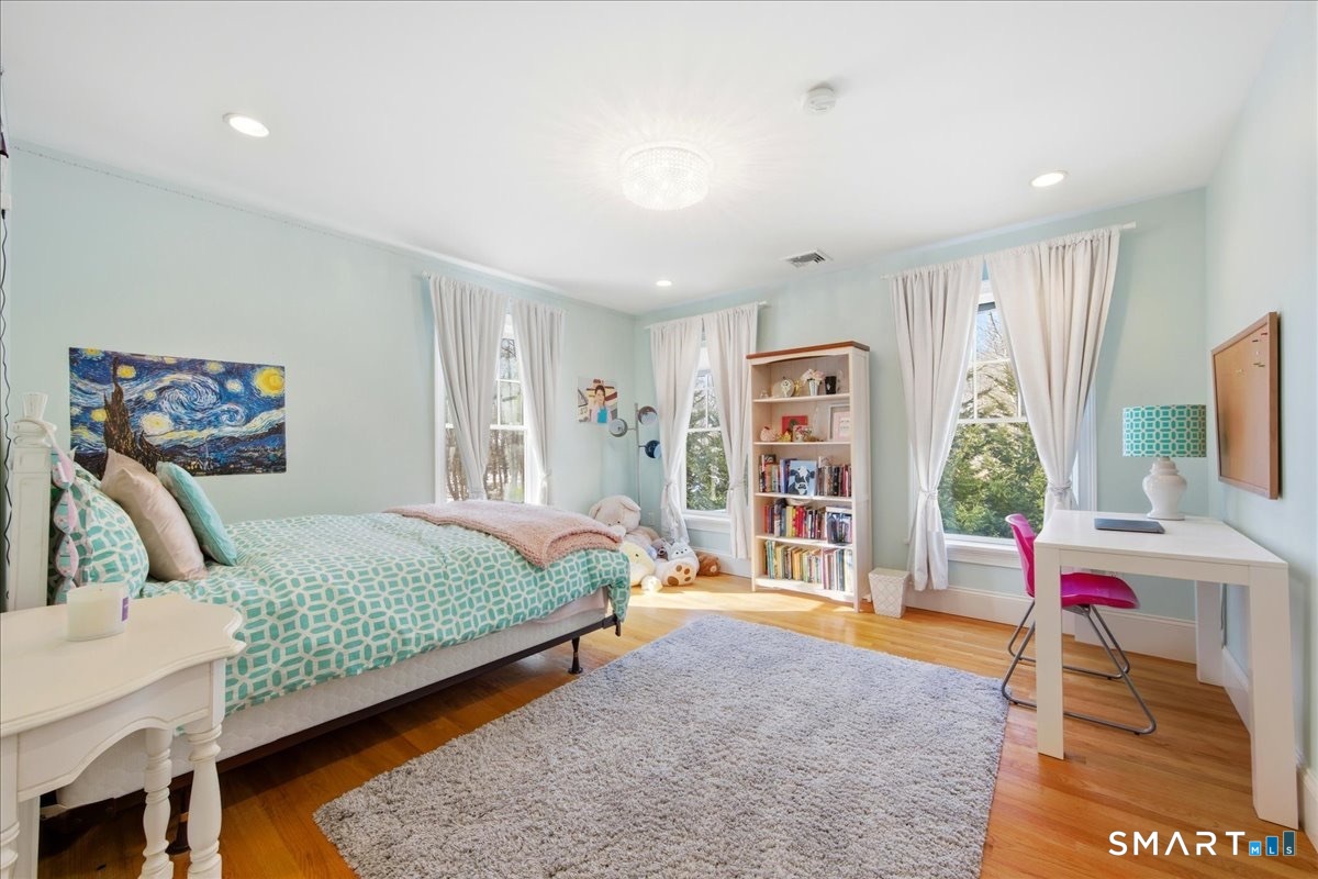 17 Bittersweet Way Stonington CT 06378