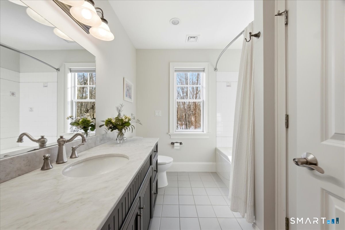 17 Bittersweet Way Stonington CT 06378
