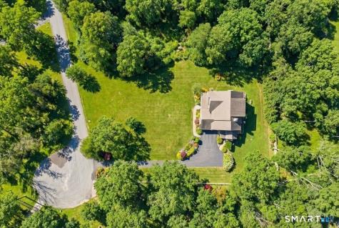 17 Bittersweet Way Stonington CT 06378