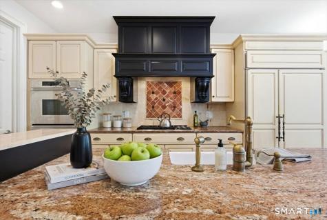 17 Bittersweet Way Stonington CT 06378