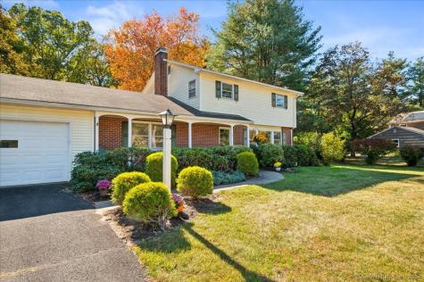 77 Craigemore Circle Avon CT 06001
