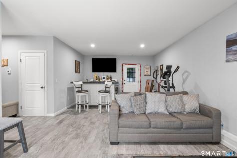 6 Meeting House Lane Enfield CT 06082