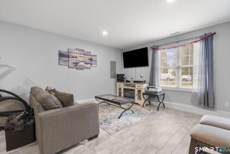 6 Meeting House Lane Enfield CT 06082