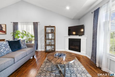 6 Meeting House Lane Enfield CT 06082