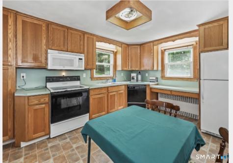 88 Tracy Street Thomaston CT 06787