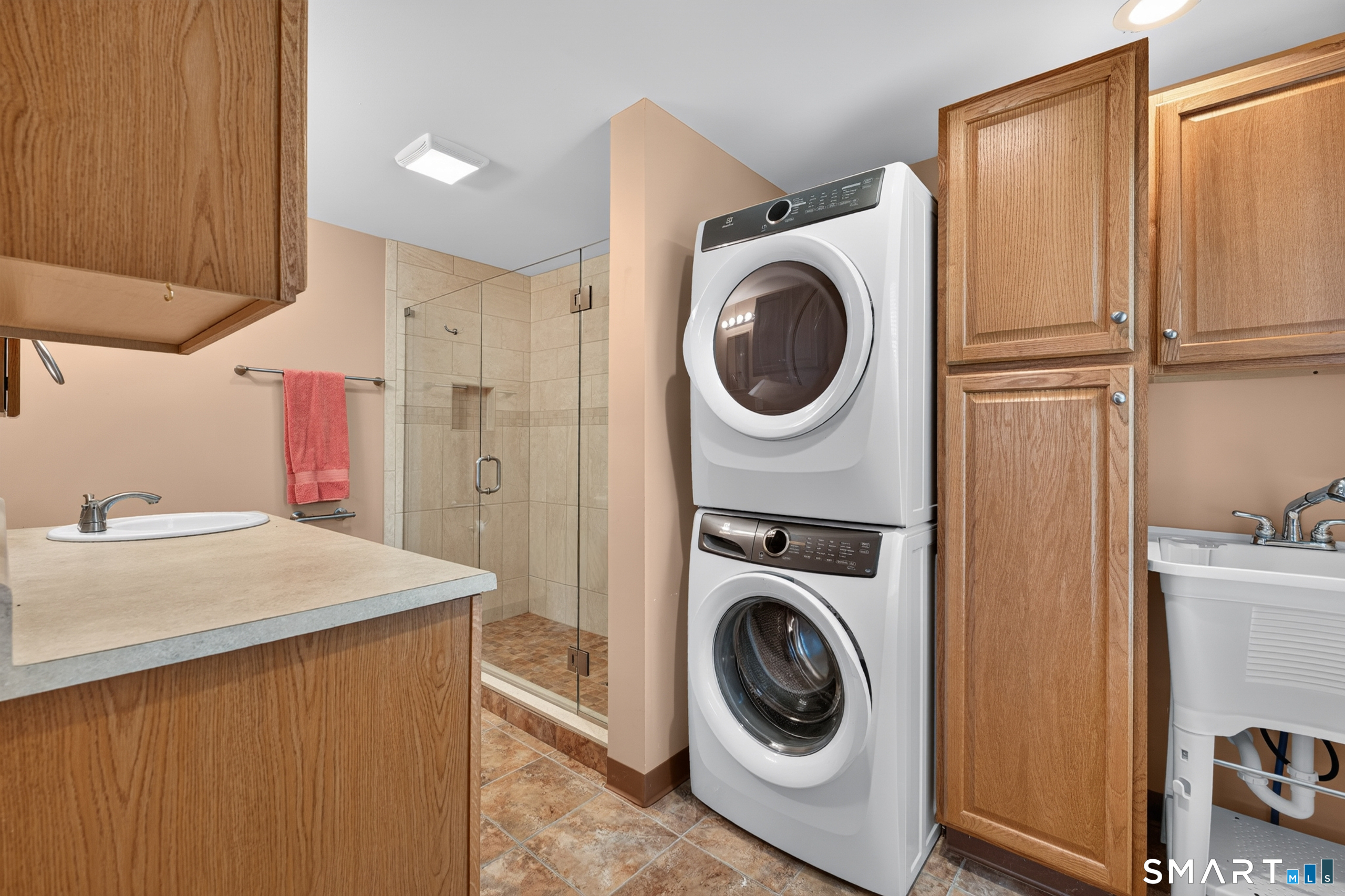 22 Goldberg Avenue Norwich CT 06360