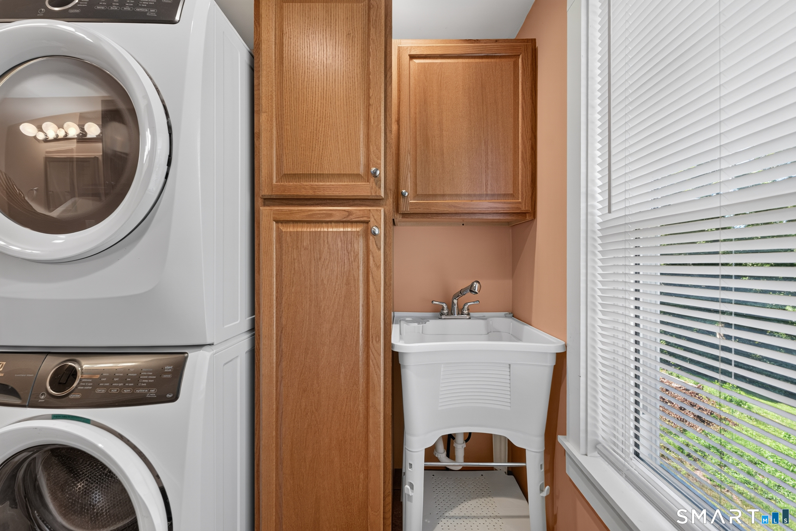 22 Goldberg Avenue Norwich CT 06360