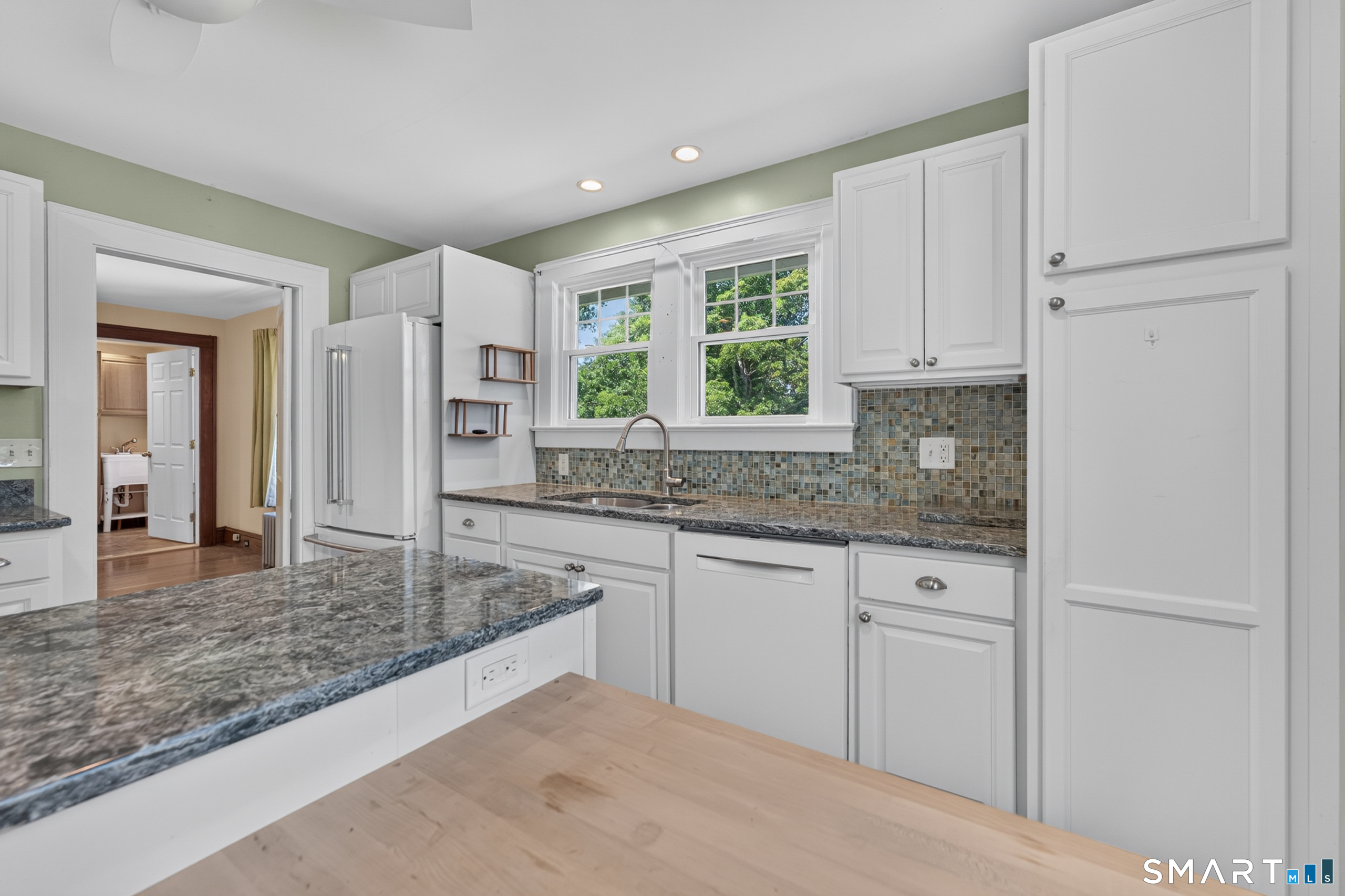 22 Goldberg Avenue Norwich CT 06360