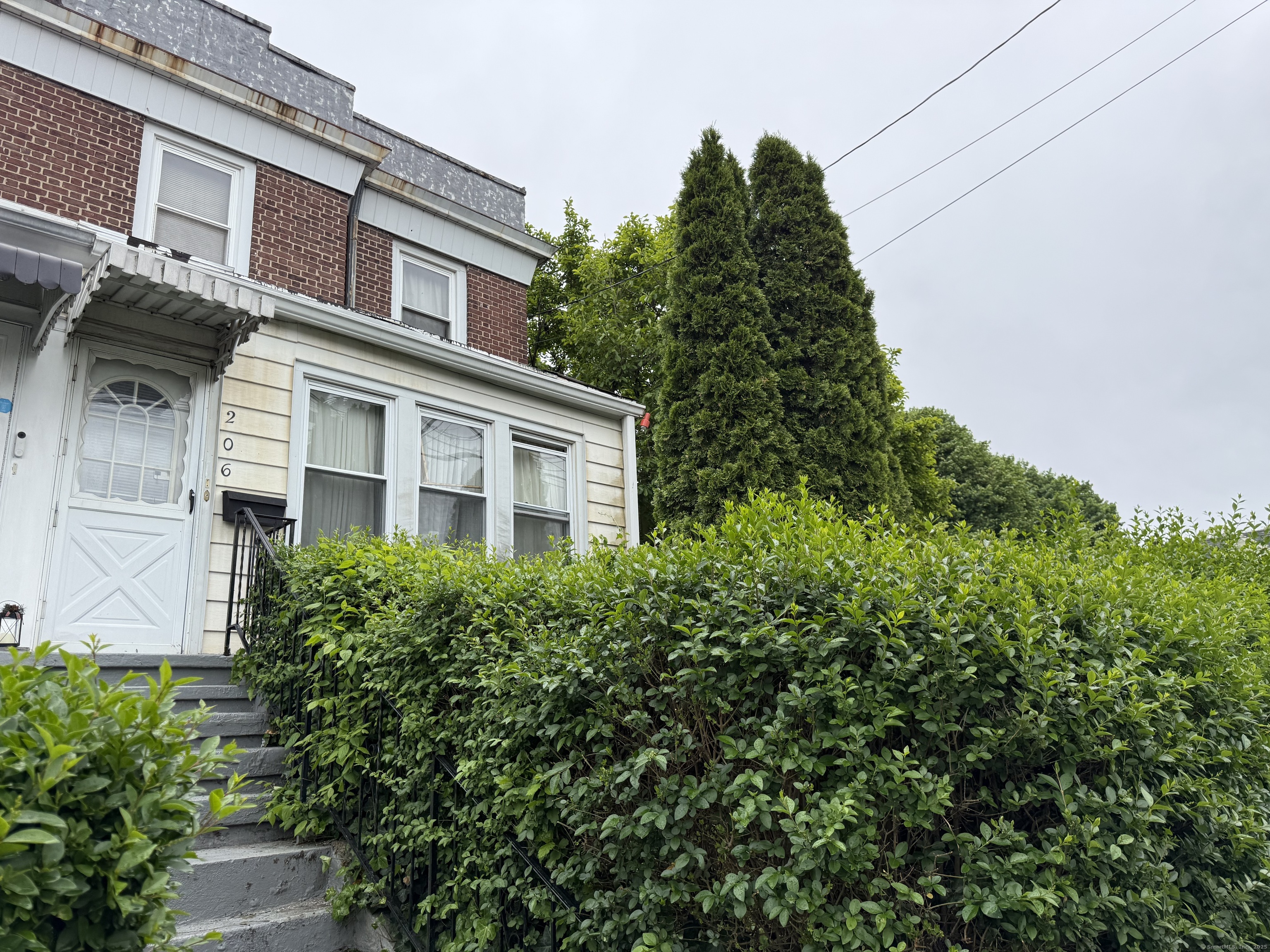 206 Remington Street Bridgeport CT 06610