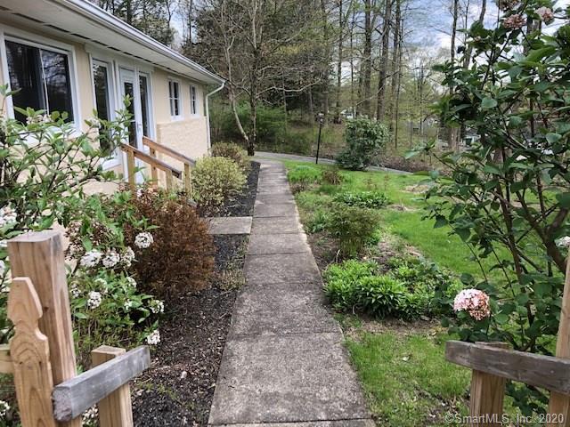 39 Old Middle Road Brookfield CT 06804